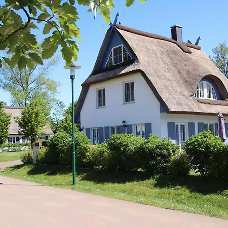 Mit Garten, Sauna, Kamin Und Whirlpool * Glowe