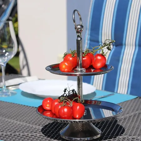 Mit Garten, Sauna, Kamin Und Whirlpool
