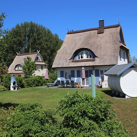Mit Garten, Sauna, Kamin Und Whirlpool Holiday home Glowe