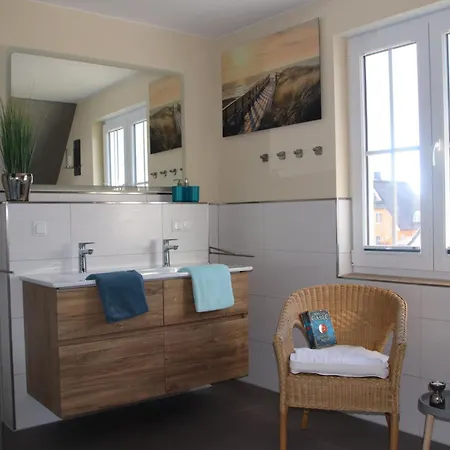 Holiday home Mit Garten, Sauna, Kamin Und Whirlpool