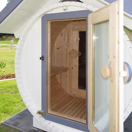 Holiday home Mit Garten, Sauna, Kamin Und Whirlpool